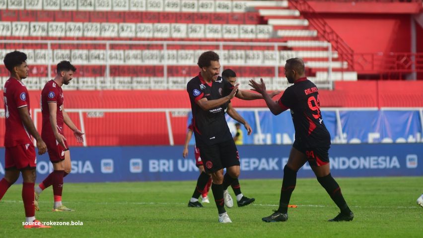 Arema FC vs PSM Makassar Imbang, Balotelli Kartu Merah