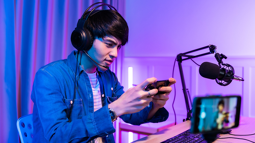 3 Cara Streaming Game di TikTok, Bisa Lewat HP | Telkomsel