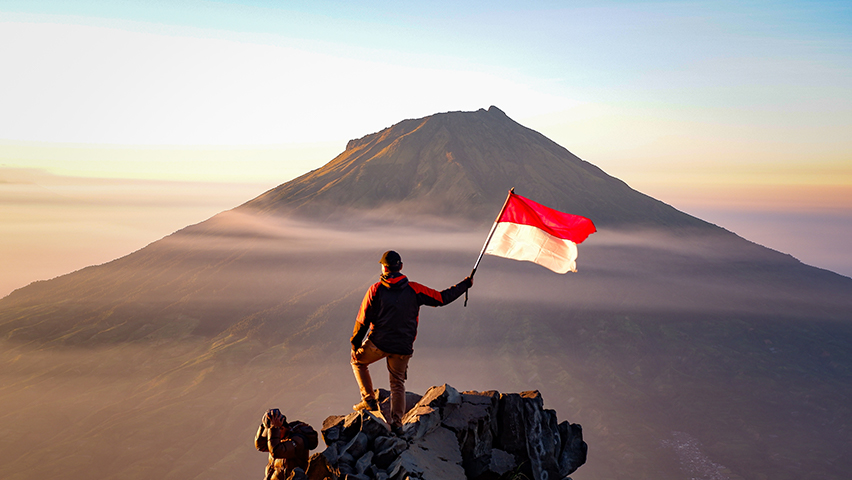 Ternyata Ini Top 5 Gunung Tertinggi di Indonesia