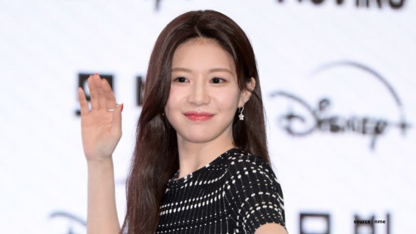 Go Youn-jung, Pemeran Utama Drama Resident Playbook