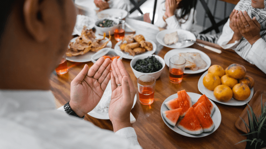 Ini Doa Buka Puasa Ramadan, Puasa Rajab, & Puasa Senin Kamis