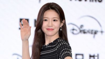 Go Youn-jung, Pemeran Utama Drama Resident Playbook