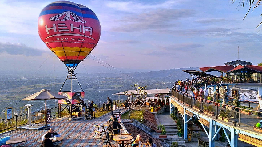 HeHa Sky View Jogja Melihat Jogja dari Atap Langit