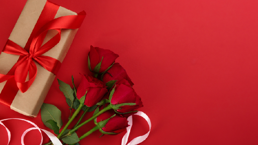 Hadiah yang Cocok Dikirim Bersama Ucapan Valentine.