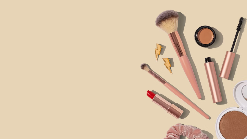 Jenis ide bisnis jasa MUA peralatan make-up