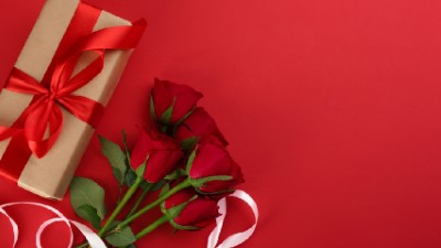 Hadiah yang Cocok Dikirim Bersama Ucapan Valentine.