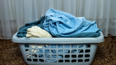Tumpukan cucian untuk bisnis rumahan laundry