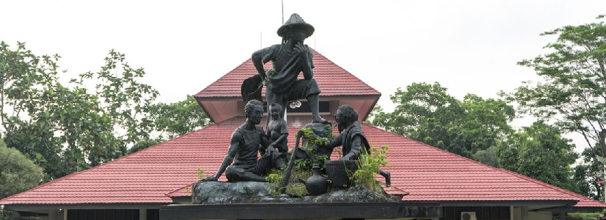 Kretek Museum: Tracing 'Gadis Kretek' & History in Kudus