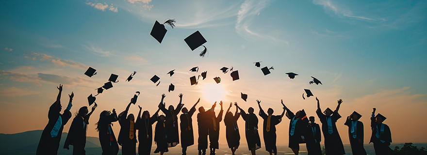 30 Ucapan Graduation untuk Sahabat, Pacar, dan Keluarga