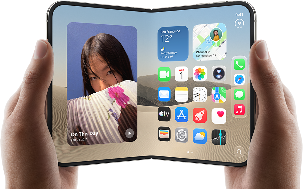 iPhone [V68], warna [L8], dipegang dengan dua tangan dalam orientasi lanskap, tidak dilipat, layar interior menampilkan foto di sebelah kiri, aplikasi di sebelah kanan
