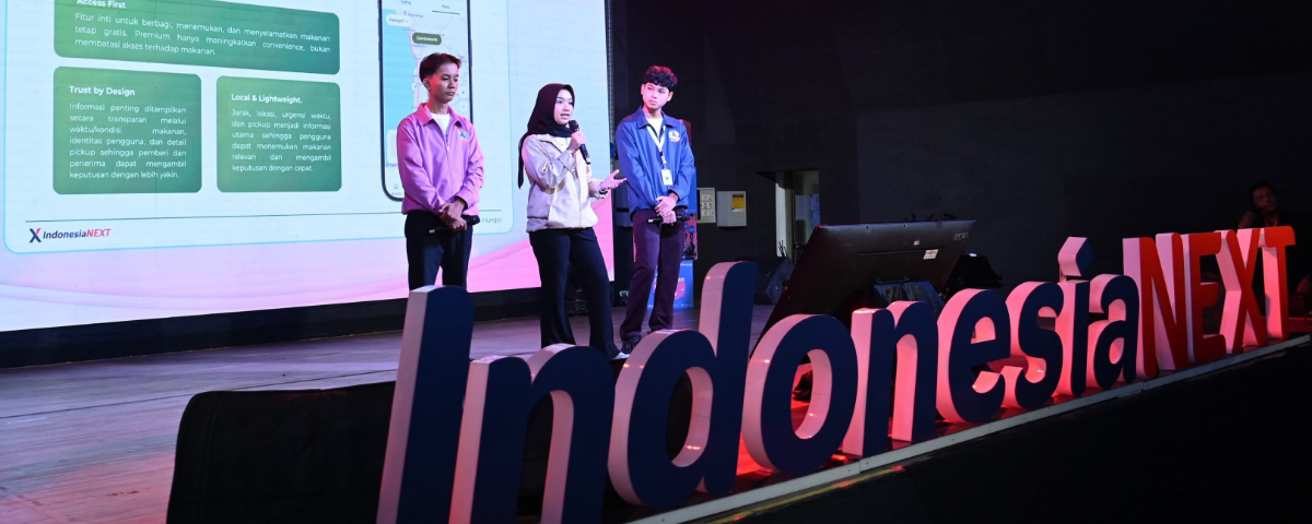 Mengusung tema “AI Driven Digital Talents”, IndonesiaNEXT 2026 telah diikuti 8.916 mahasiswa sejak April 2026, dengan 1.000 peserta mengikuti onboarding, 300 peserta meraih sertifikasi internasional, dan 99 peserta mengikuti digital hackathon, proses tersebut mengerucut menjadi 24 talenta digital terbaik dari berbagai perguruan tinggi yang terbagi dalam delapan tim.