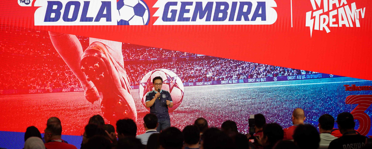 Telkomsel bersama TVRI menghadirkan ‘Bola Gembira MAXStream TV’ untuk memperluas jangkauan siaran nasional dan memastikan akses yang lebih merata bagi seluruh lapisan Masyarakat Indonesia. Melalui MAXStream TV, pelanggan dapat mengakses hingga 104 pertandingan, termasuk highlight dan konten premium, tanpa bergantung pada satu kanal atau waktu tertentu (26/5).